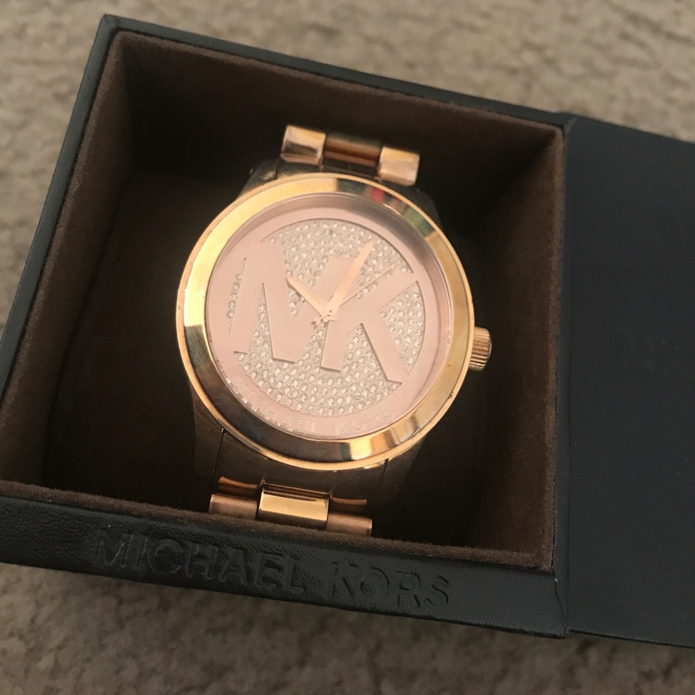 MICHAEL KORS ROSE GOLD WATCH