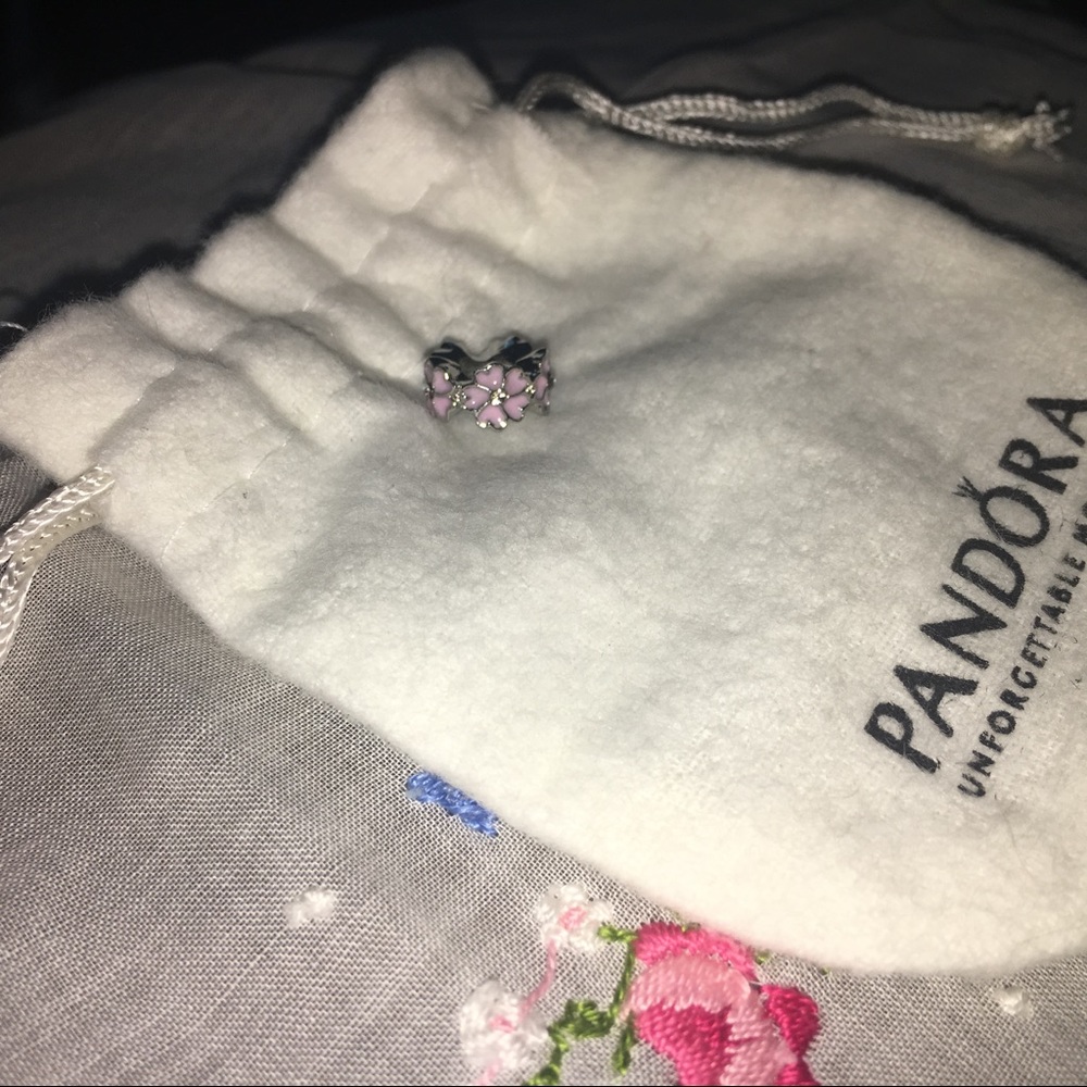 PANDORA Primrose Spacer Bead 🥀