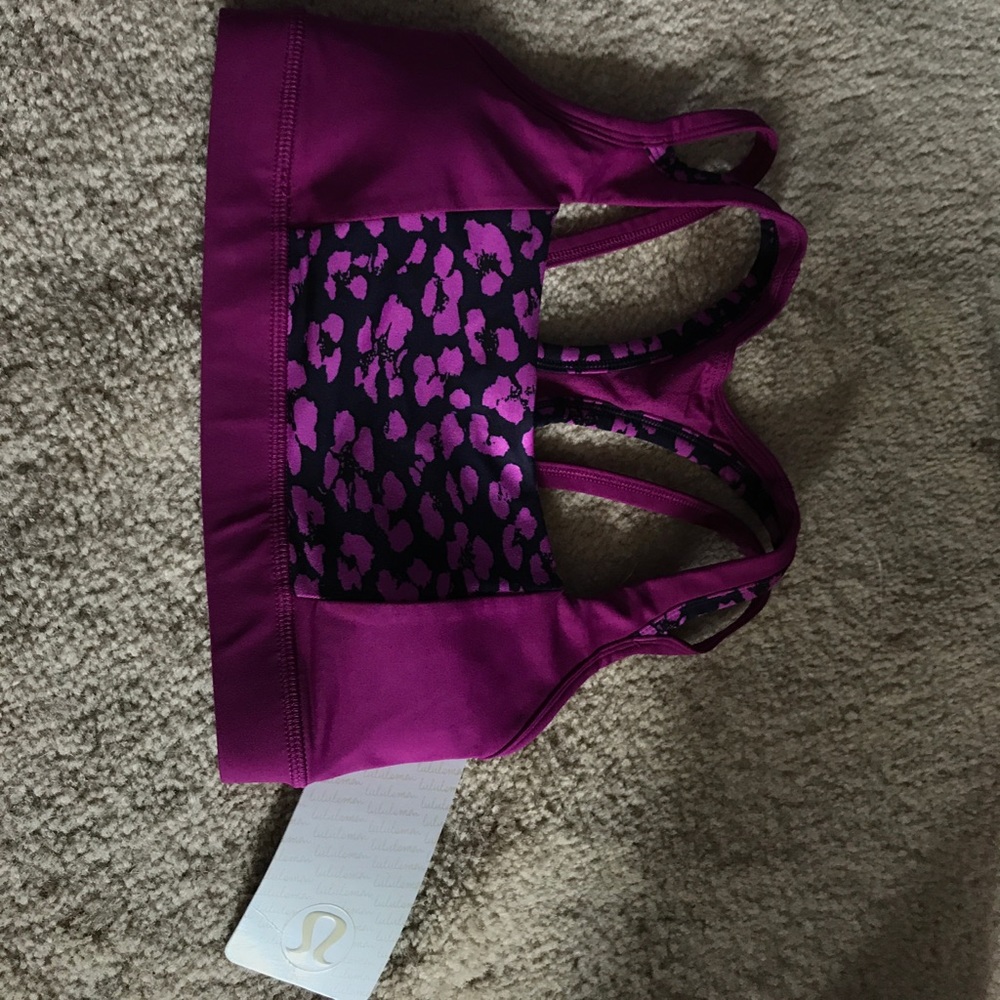 Lululemon sports bra