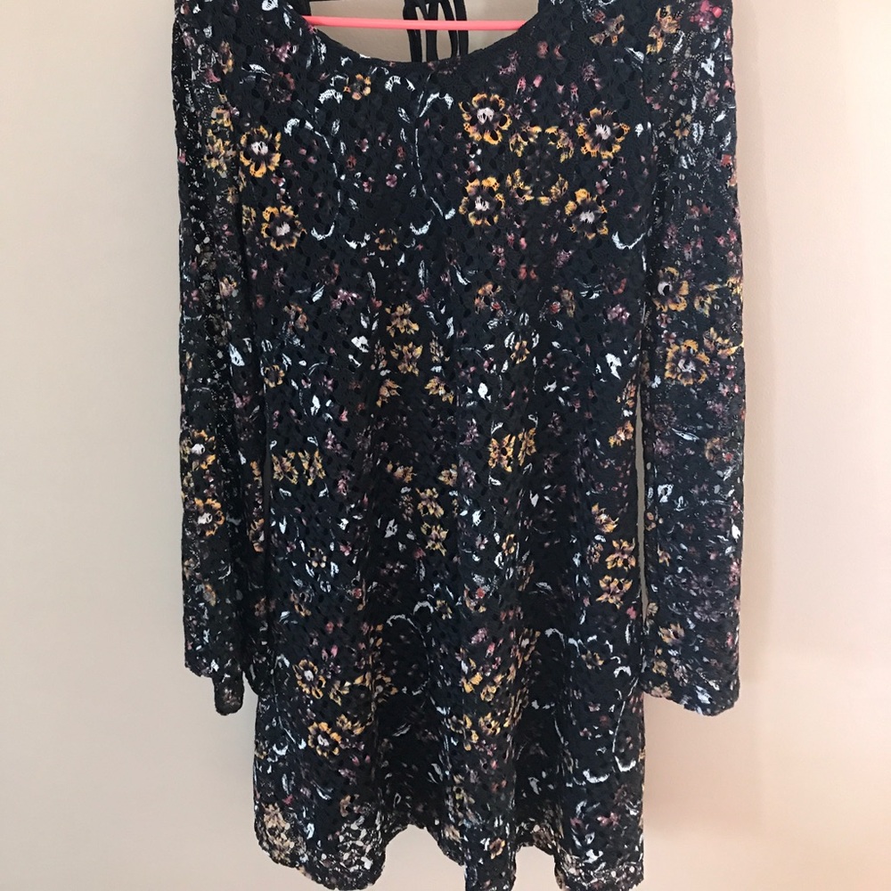 Great fall dress! Only used one time.