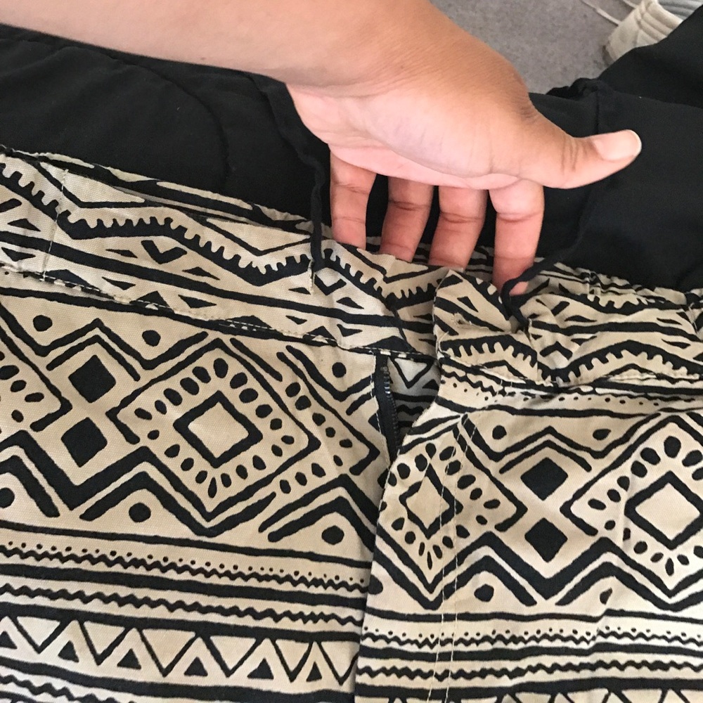 Joggers - Picture 2 of 3