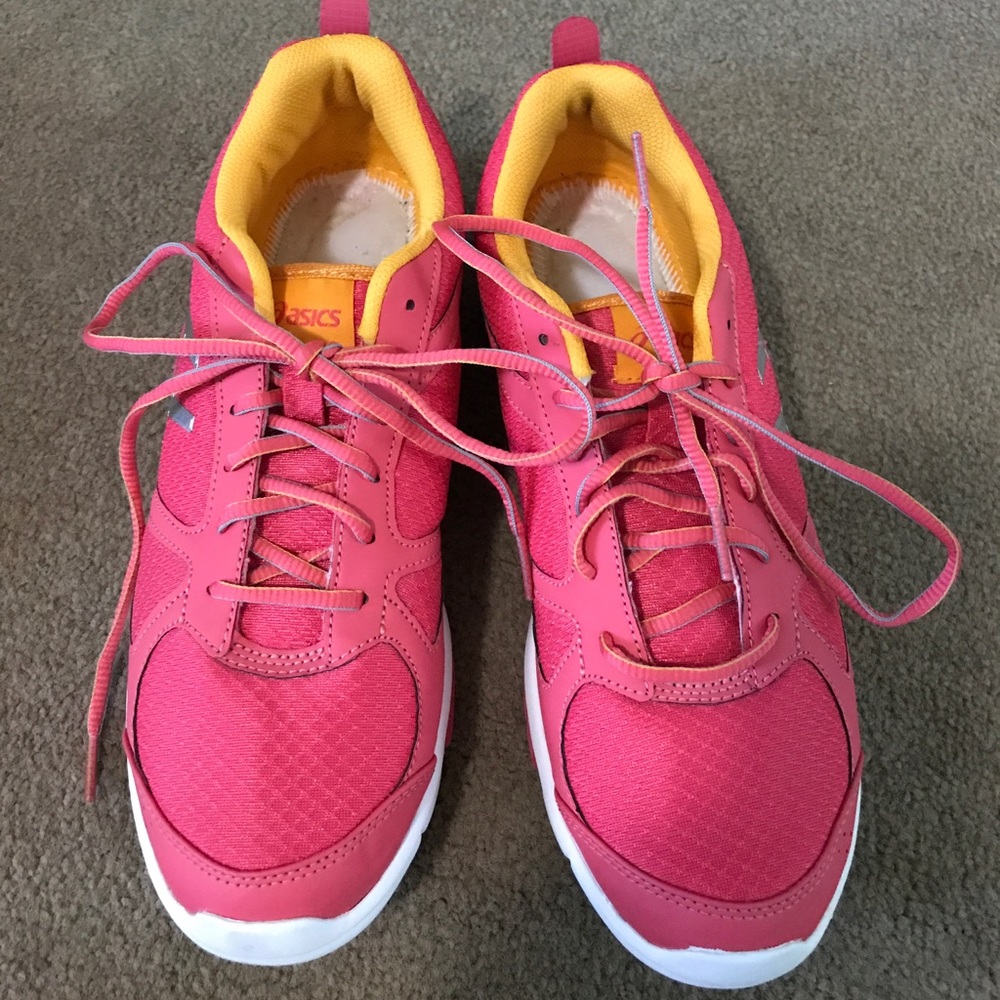 ASIC tennis shoes SZ 9