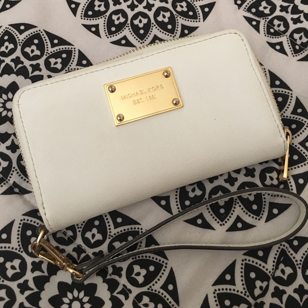 Michael Kors wristlet