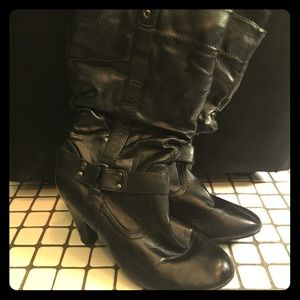Black heeled boots