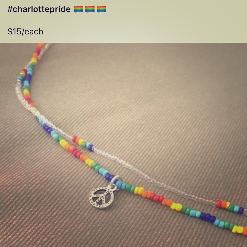 A handmade choker to show love and peace! ❤️