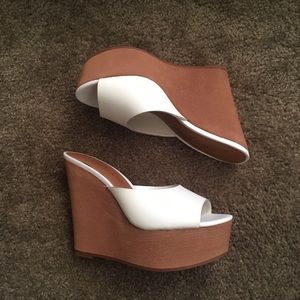 🌼Comfy slip on wedges🌼