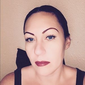 Meet your Posher, Jeanina