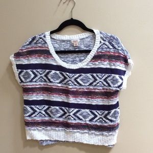 Short sleeve sweater/top