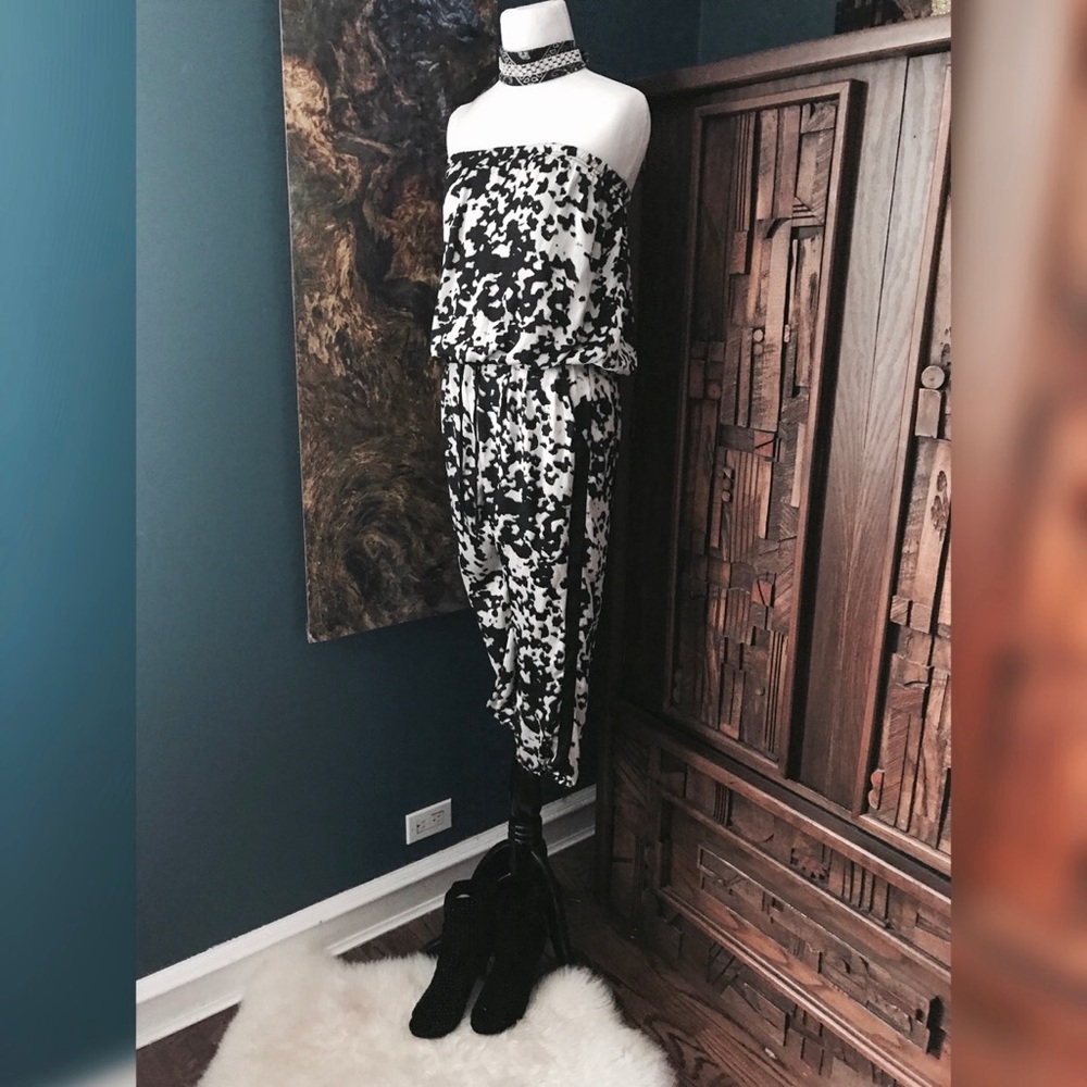 Akira Black and White Silky Jumper