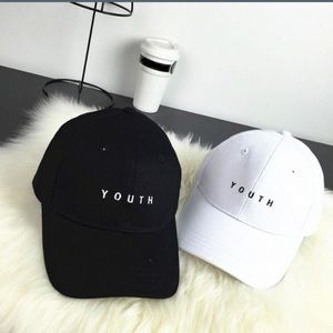 NEW WHITE YOUTH HAT