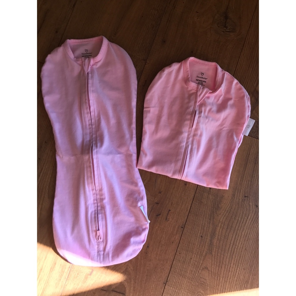 Two Newborn *Swaddle Me* swaddles 💓