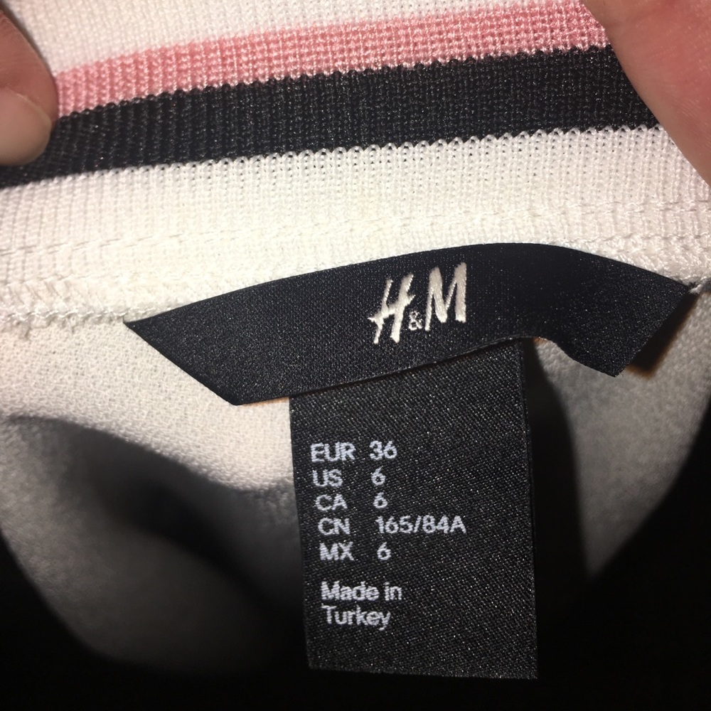 H&M Short Sleeve Zip Front Jacket - Picture 5 of 5