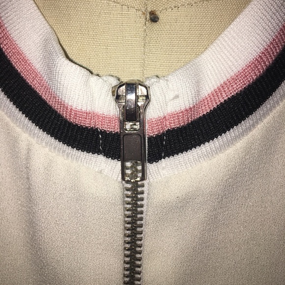 H&M Short Sleeve Zip Front Jacket - Picture 2 of 5