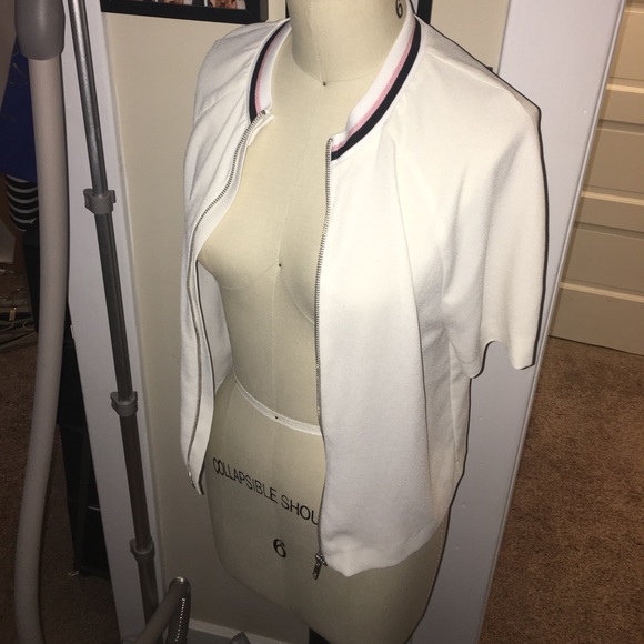 H&M Short Sleeve Zip Front Jacket - Picture 3 of 5