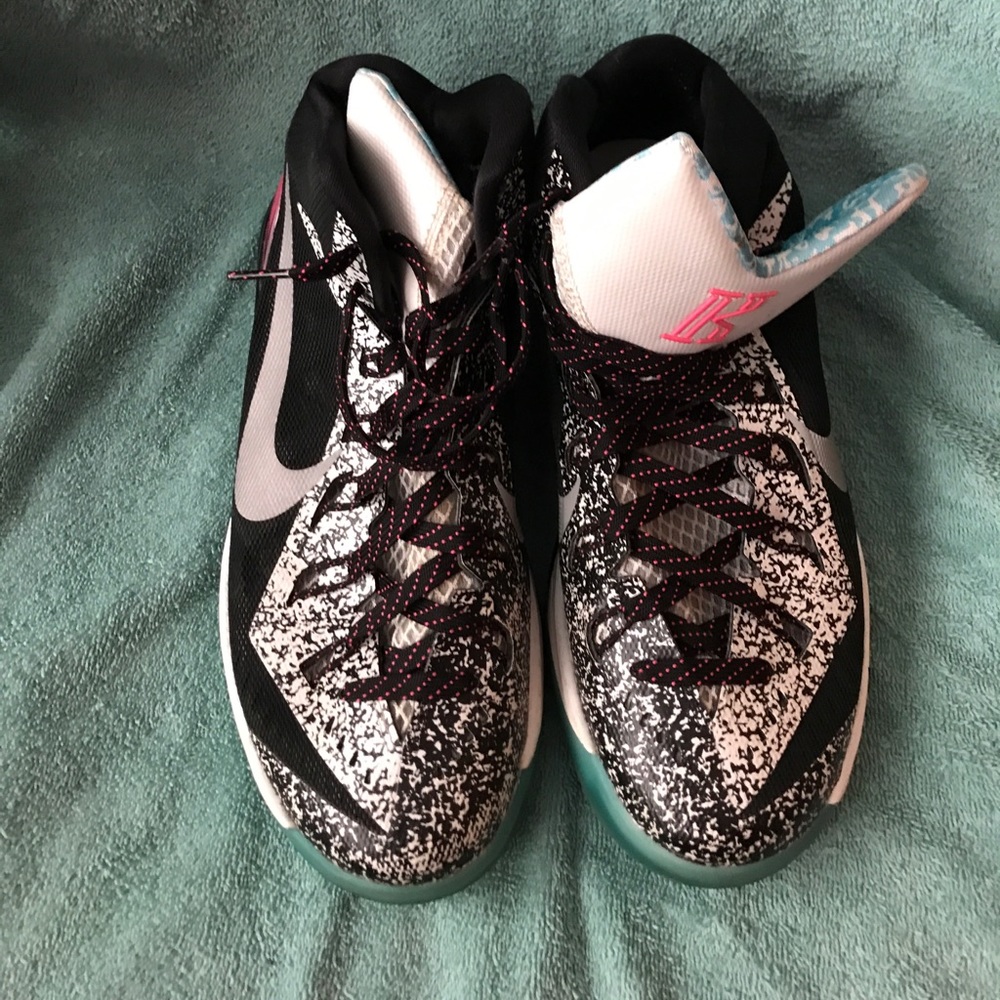 Nike Hyperdunk 2014 Kyrie Irving PE
