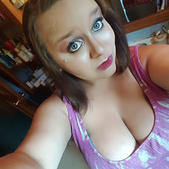 Meet your Posher, Ronda - Picture 3 of 7