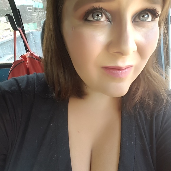 Meet your Posher, Ronda - Picture 4 of 7