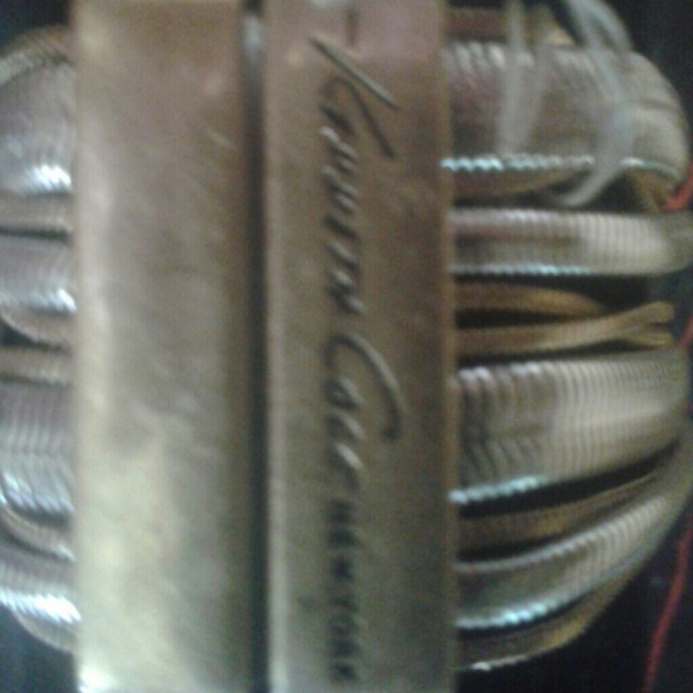 Kenneth Cole 0