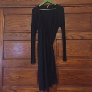 Slinky black lg sleeve wrap dress w/ leather trim