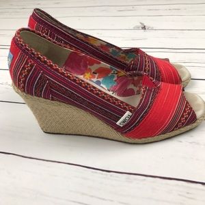 TOMS Women's Red Canvas Espadrilles Aztec Wedge