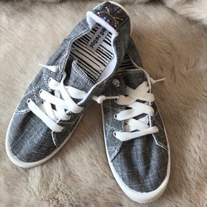 Never worn Not Rated Slip on sneakers size 8/7