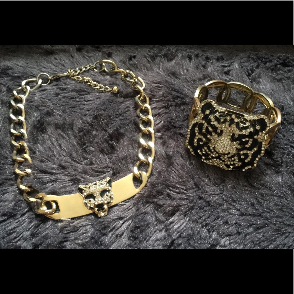 Gold lion necklace choker & bracelet set