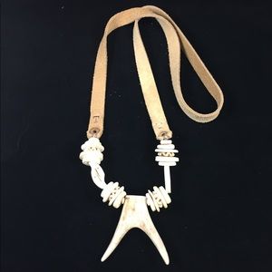 Twine and Twig Petite Tips necklace