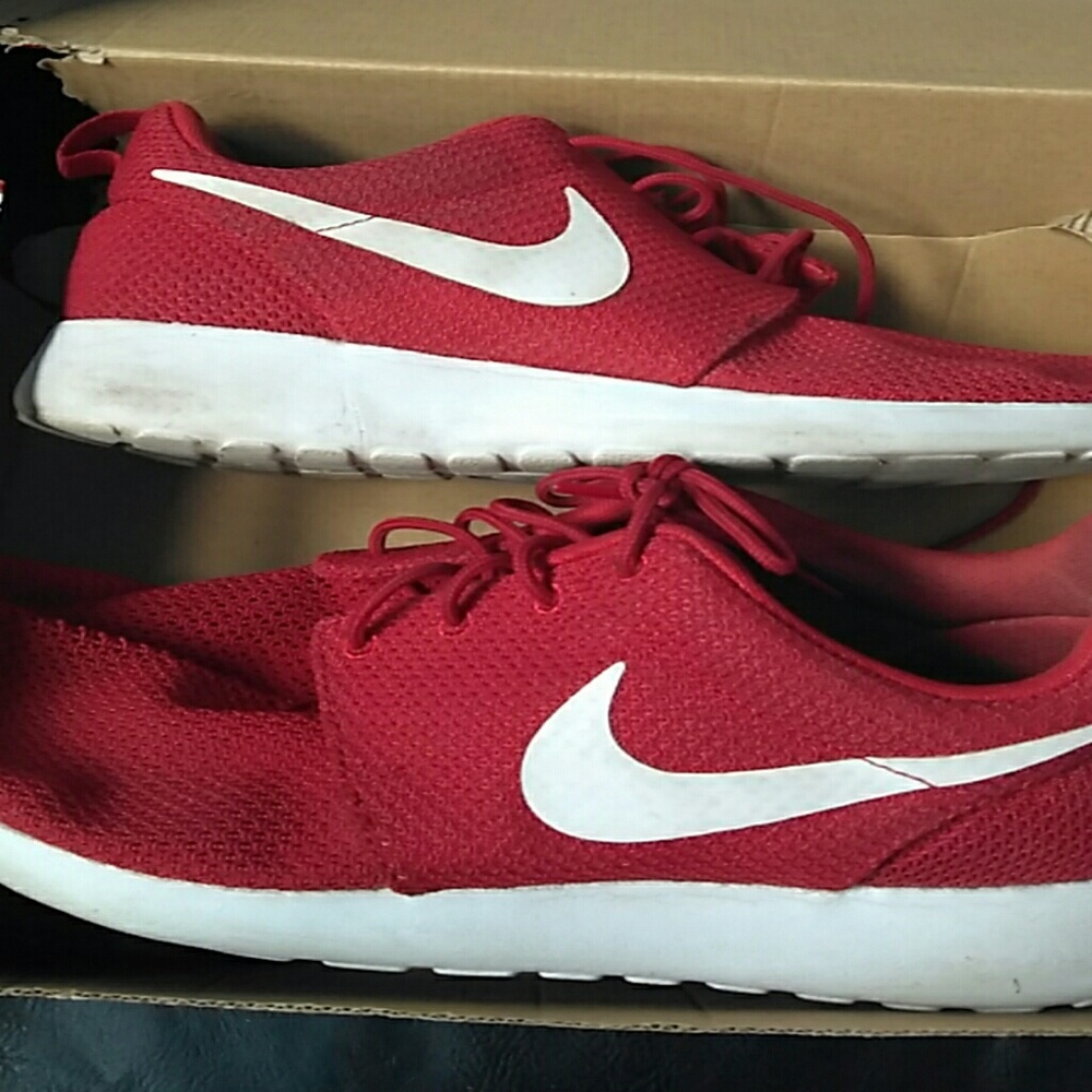 Pre- Owned 'Roshe One' Men Size 7.5 / Womens 9.5