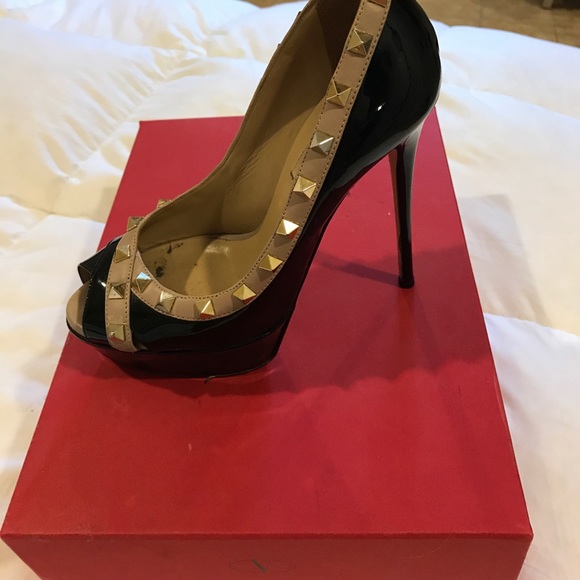 SOLD!!!!! Valentino Heels - Picture 6 of 8