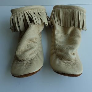 Cream Size 6 Moccasins