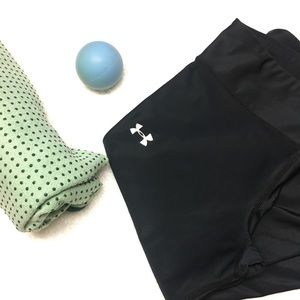Black Under Armour Capri