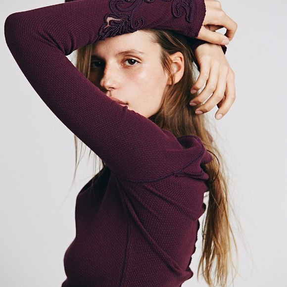 ❌SOLD❌ FREE PEOPLE Masquerade Cuff Thermal Top - Picture 4 of 4