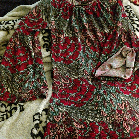 Comfortable or Dress em up Tunics - Picture 5 of 6