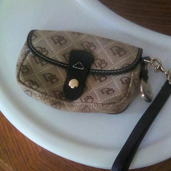 Dooney & Bourke Handbags - Dooney & Bourke Wristlet. EUC
