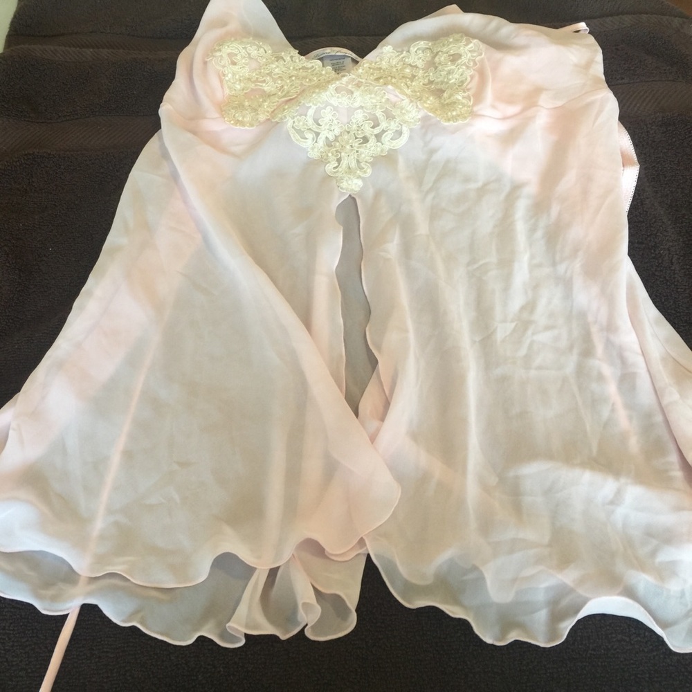 Lingerie - Picture 2 of 4