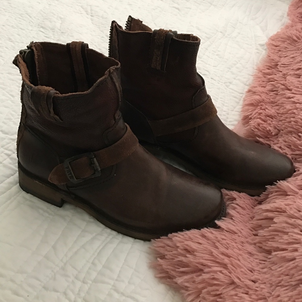 NWOB/T Authentic Frye genuine leather boots