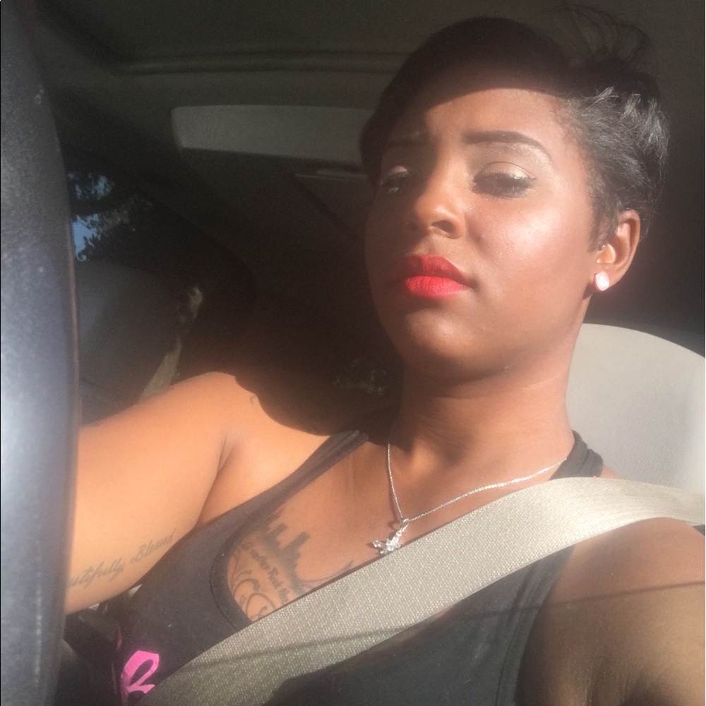 Meet your Posher, Elisha