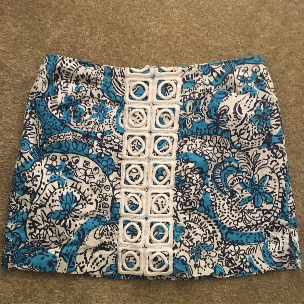 Lilly Pulitzer Skort size 10. Embroidered