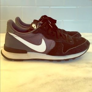 Nike Internationalist
