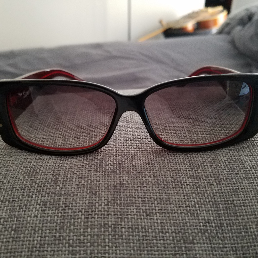 Trophy Queen "Starlet" black n red sunglasses