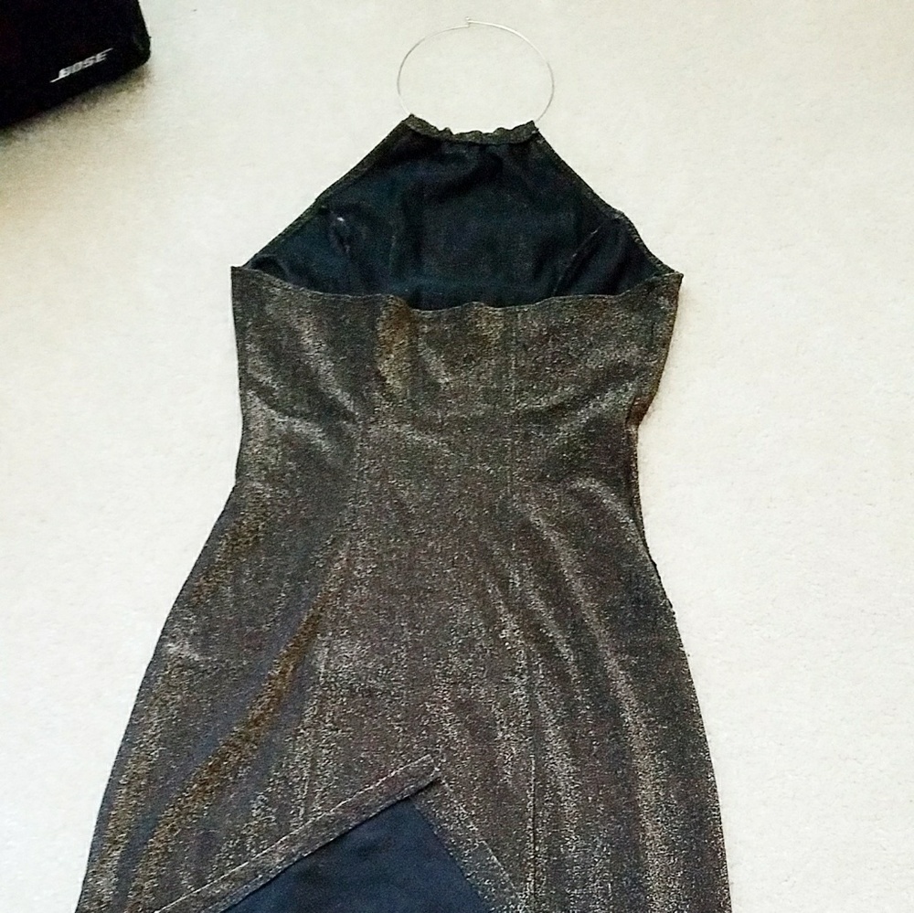 XOXO Gold tonHALTER,METAL NECKLINE,BACKLESS DRESS