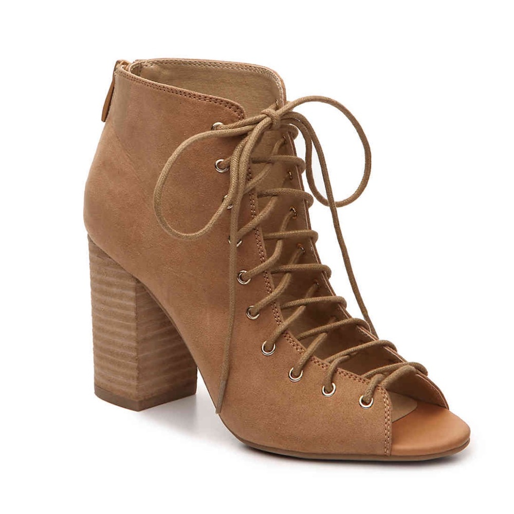 🆕 Chinese Laundry Whiskey Bootie size 7.5