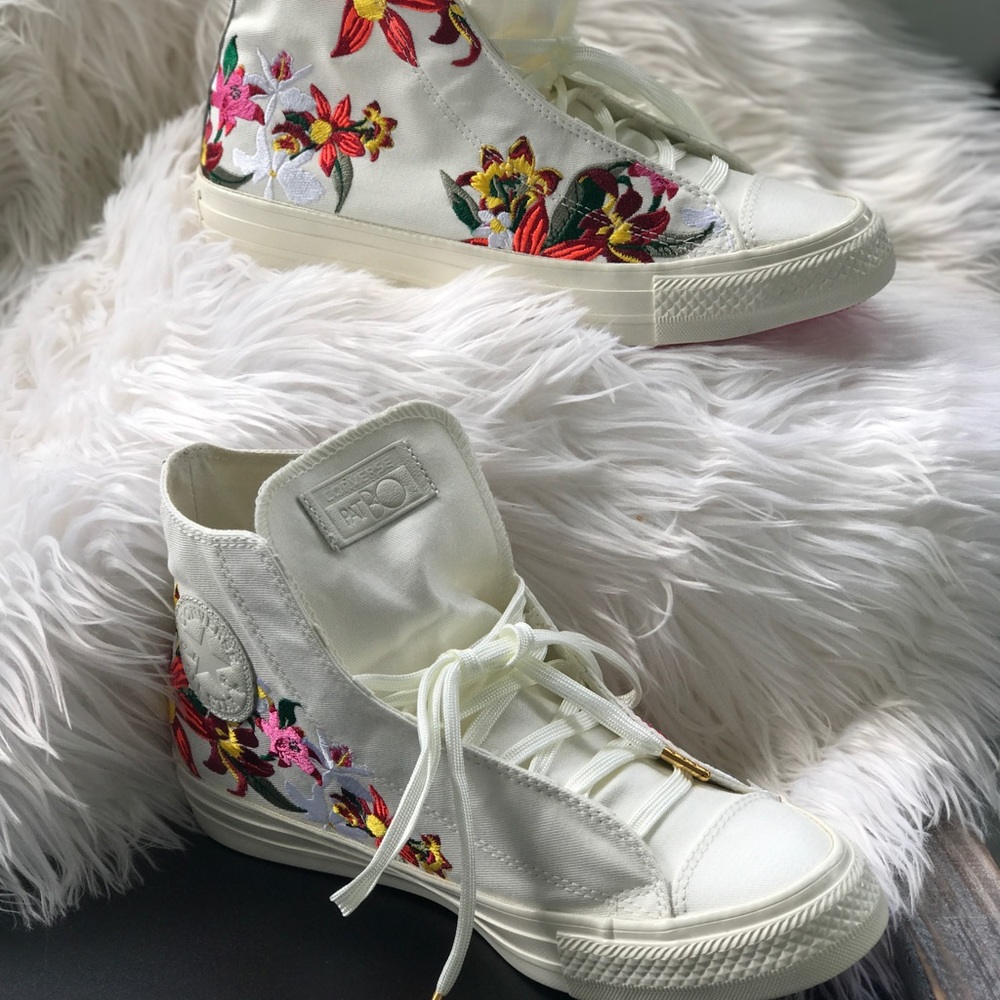 NWT Converse Ctas HI White/ Egret WMNS. AUTHENTIC - Picture 3 of 7