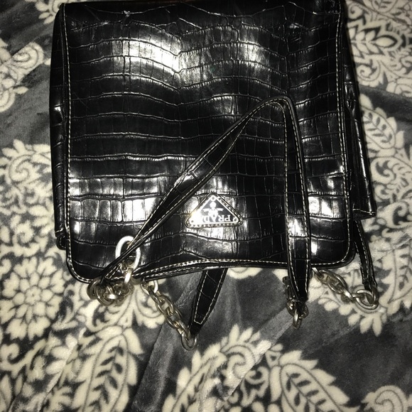 Prada bag - Picture 3 of 4