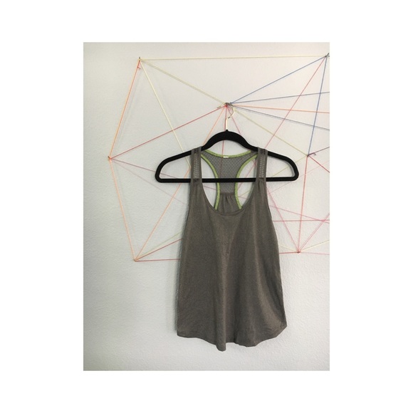 ***DONATED*** Gray American Eagle Workout Tank Top - Picture 1 of 3