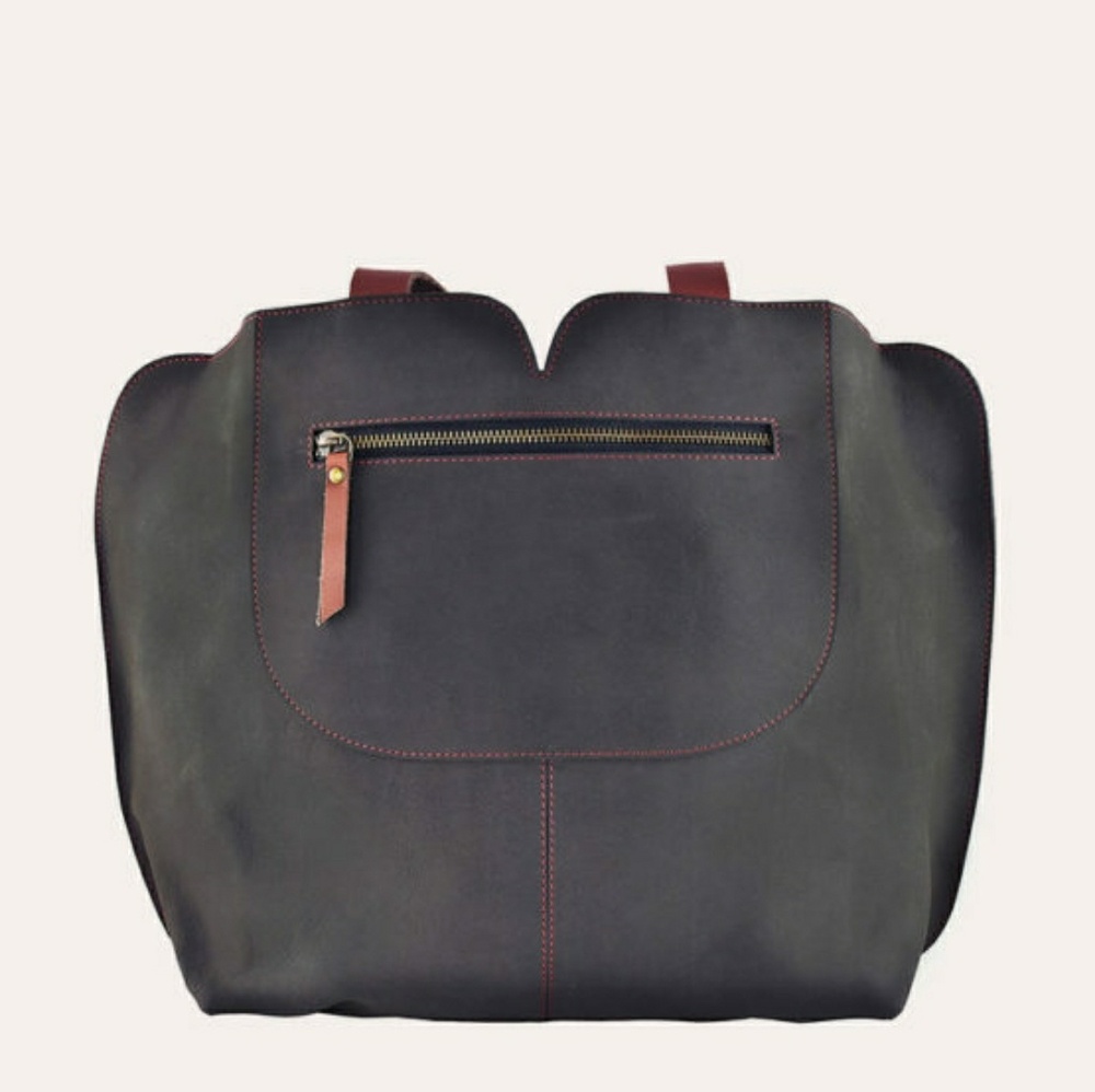 KIKO LEATHER 
GREY HEARTBU TOTE