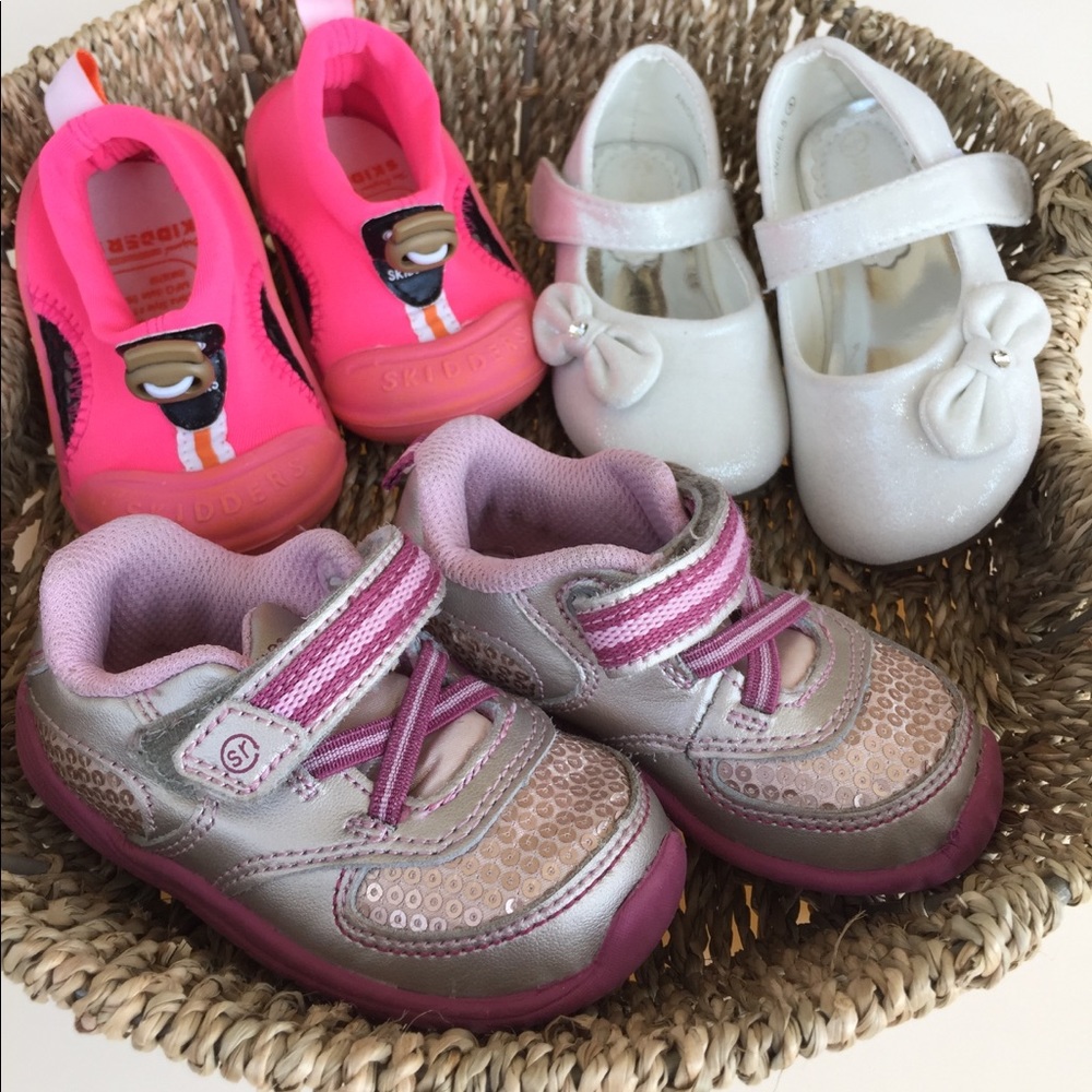 Lot of toddler girl size 4 shoes