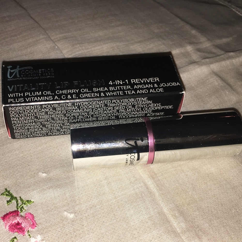 Vitality Lip Flush 4 in 1 Reviver Lip Stain 💋