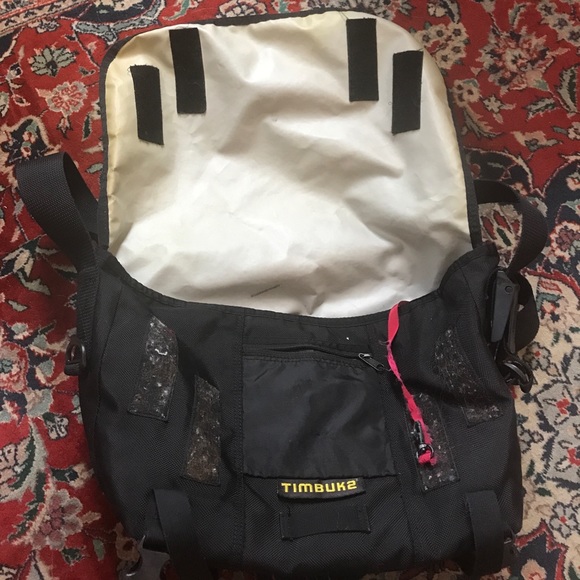 timbuk2 messenger bag ๐ผ well loved - Picture 2 of 7