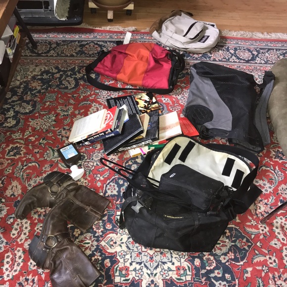 timbuk2 messenger bag ๐ผ well loved - Picture 7 of 7